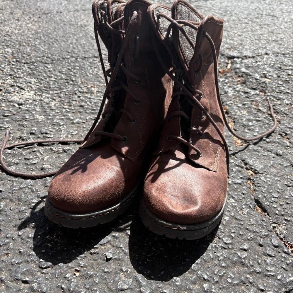 Boots - Picture 2 of 8